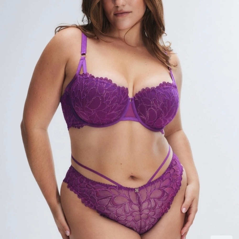 Savage X Fenty
NWT Savage Not Sorry Lightly Lined Lace Balconette Bra 34DD